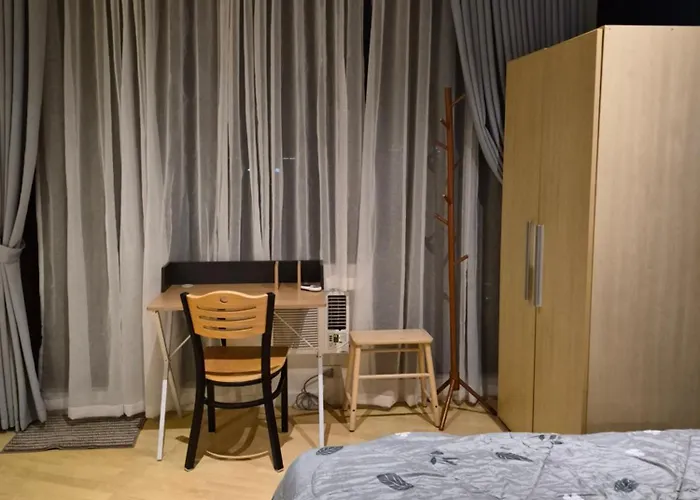 1br In Makati Ph, Tv, Infinity Pool, Sunset View, Mall Access * Manila