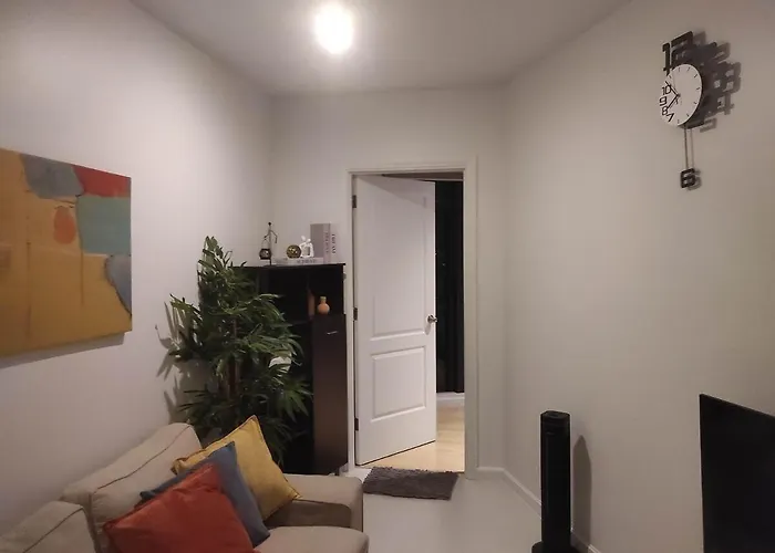 1br In Makati Ph, Tv, Infinity Pool, Sunset View, Mall Access * Manila