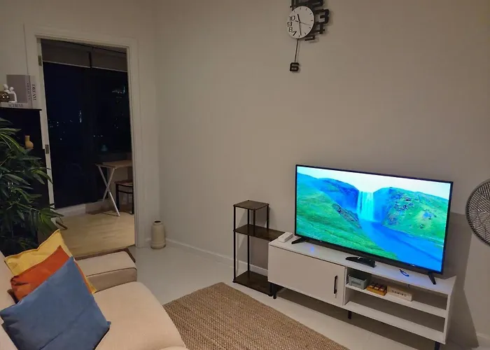 1br In Makati Ph, Tv, Infinity Pool, Sunset View, Mall Access Manila