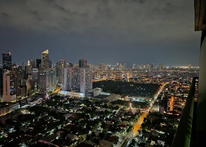 1br In Makati Ph, Tv, Infinity Pool, Sunset View, Mall Access * Manila