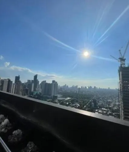 1br In Makati Ph, Tv, Infinity Pool, Sunset View, Mall Access Manila
