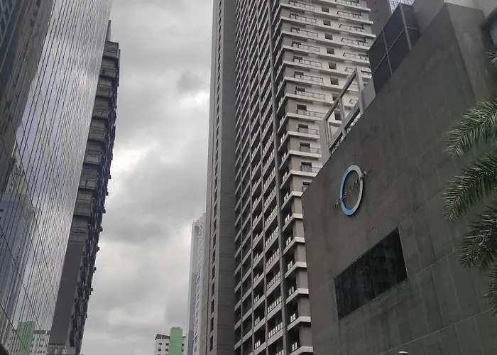 1br In Makati Ph, Tv, Infinity Pool, Sunset View, Mall Access Manila